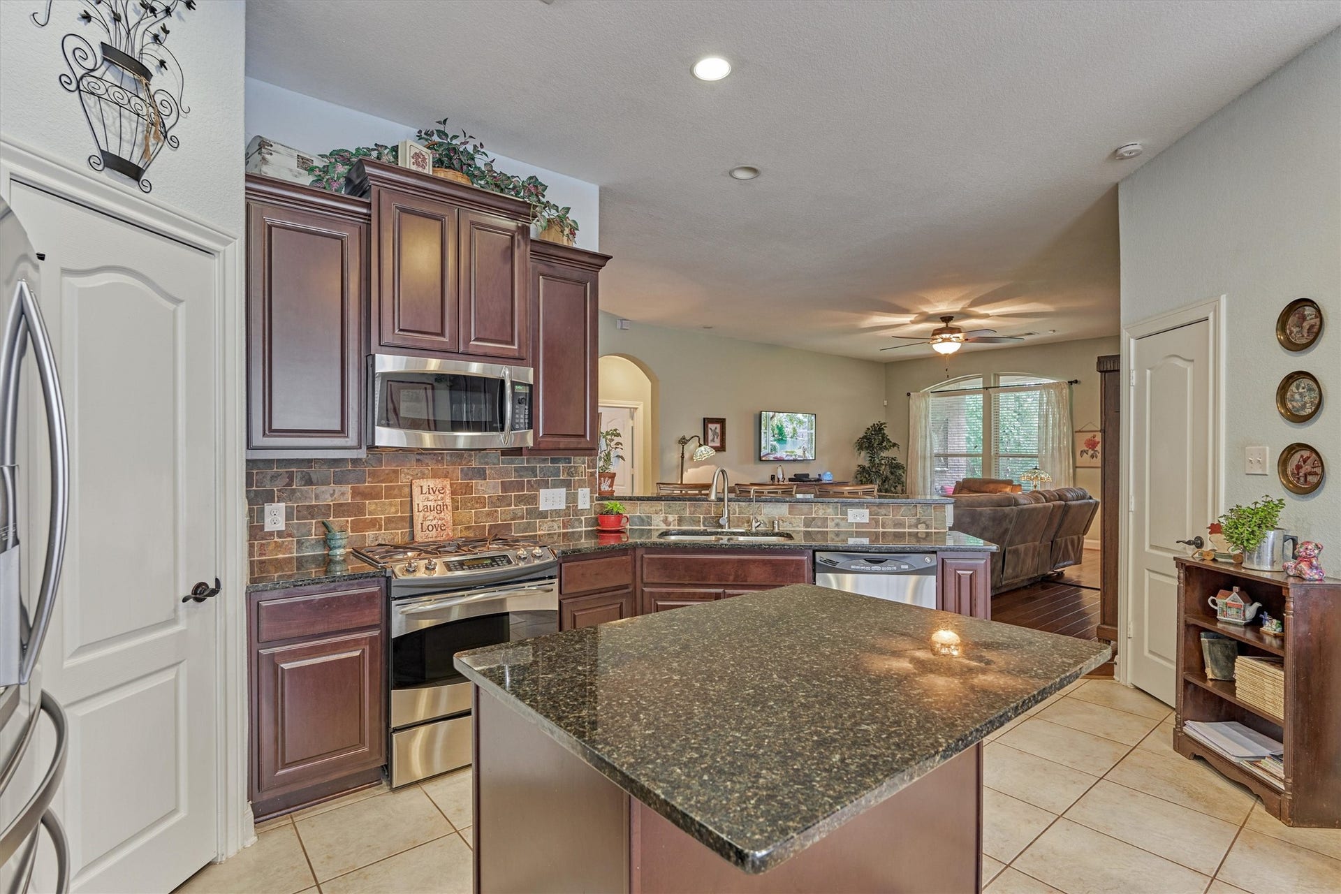 110 Magnolia Colony Court, Magnolia, TX 77354 110 Magnolia Colony Court, Magnolia, TX 77354