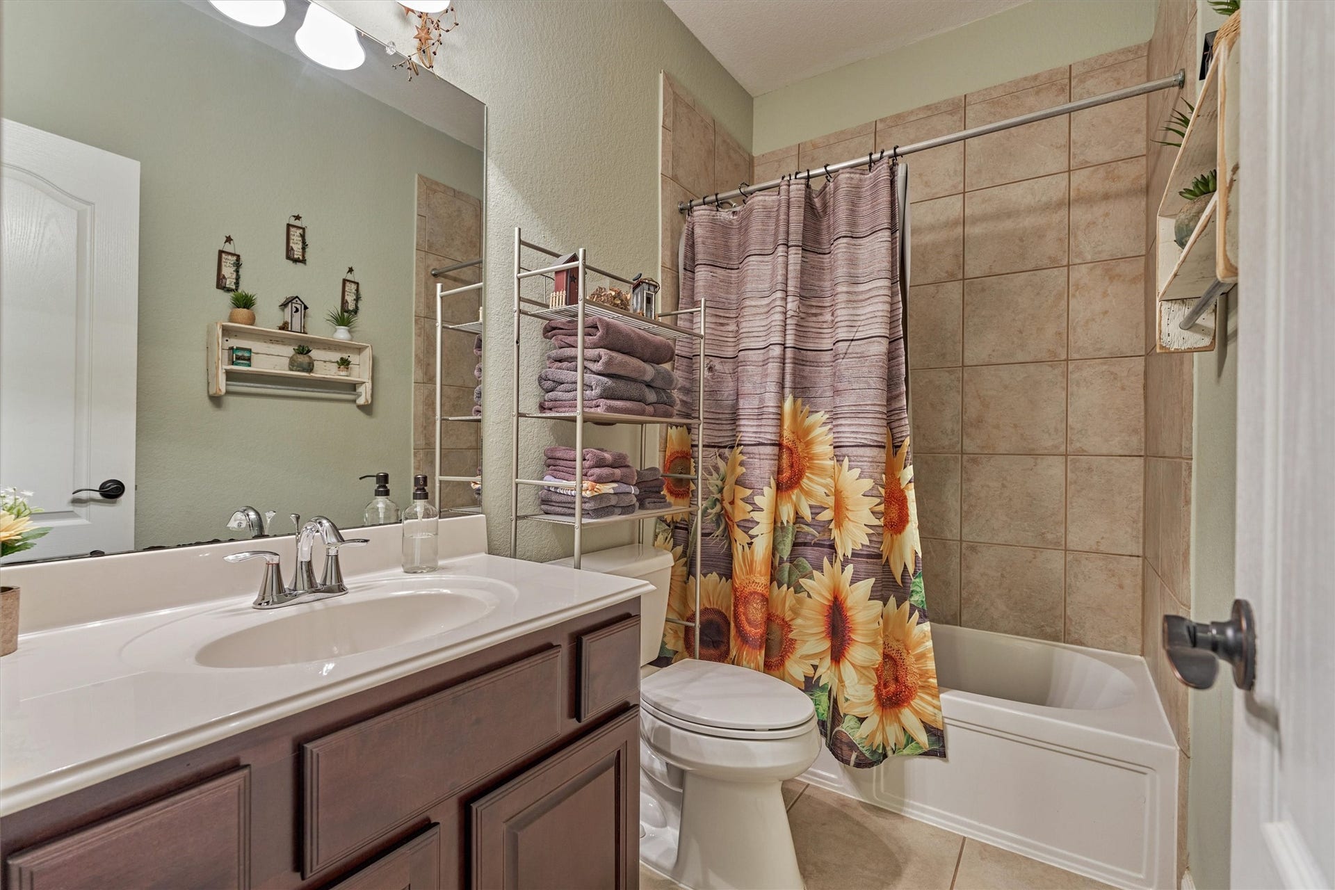 110 Magnolia Colony Court, Magnolia, TX 77354 Bathroom 2