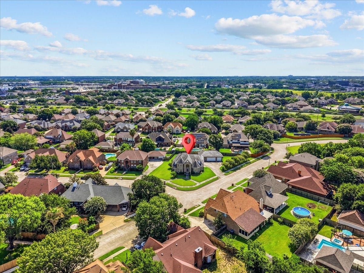 4402 Santee Drive, Baytown, TX 77521 Prime Baytown setting offering swift access to I-10, Highway 146, Goose Creek CISD schools, shopping, and dining.