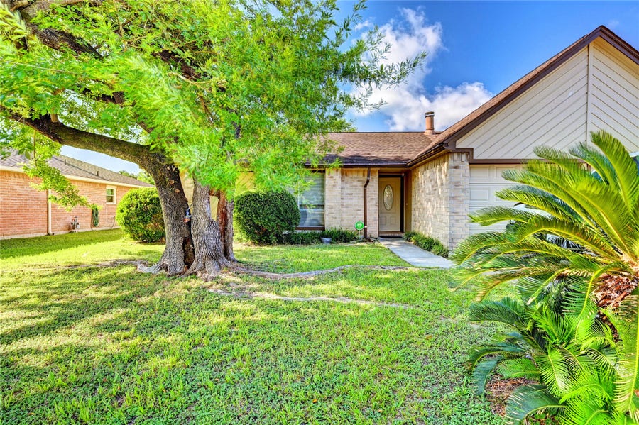 Property photo for 3443 Fountain Spring Drive, Houston, TX