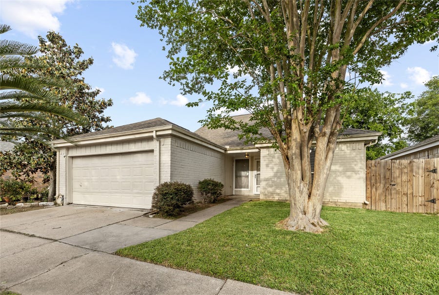 Property photo for 6327 Lynkat Lane, Houston, TX