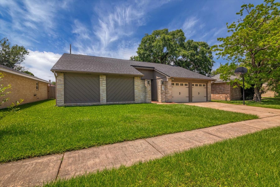 Property photo for 7431 Ridgeberry Drive, Houston, TX