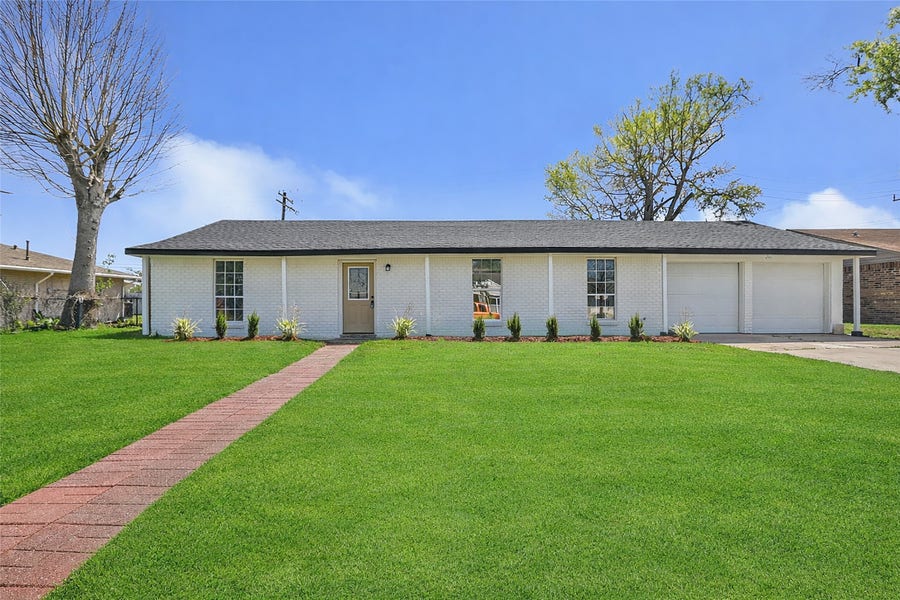 Property photo for 715 Pamela Drive, Baytown, TX