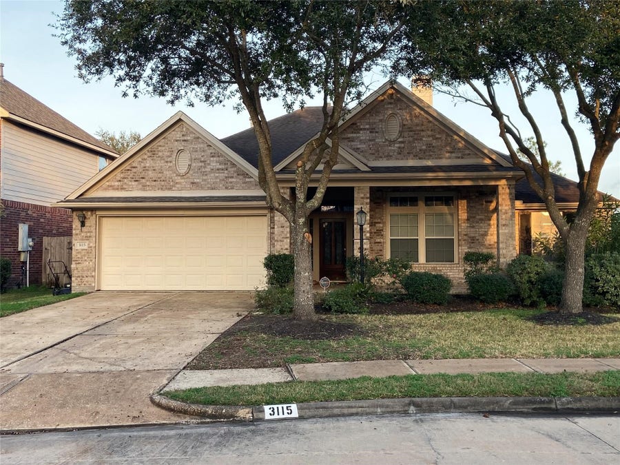 Property photo for 3115 Chappelwood Drive, Pearland, TX