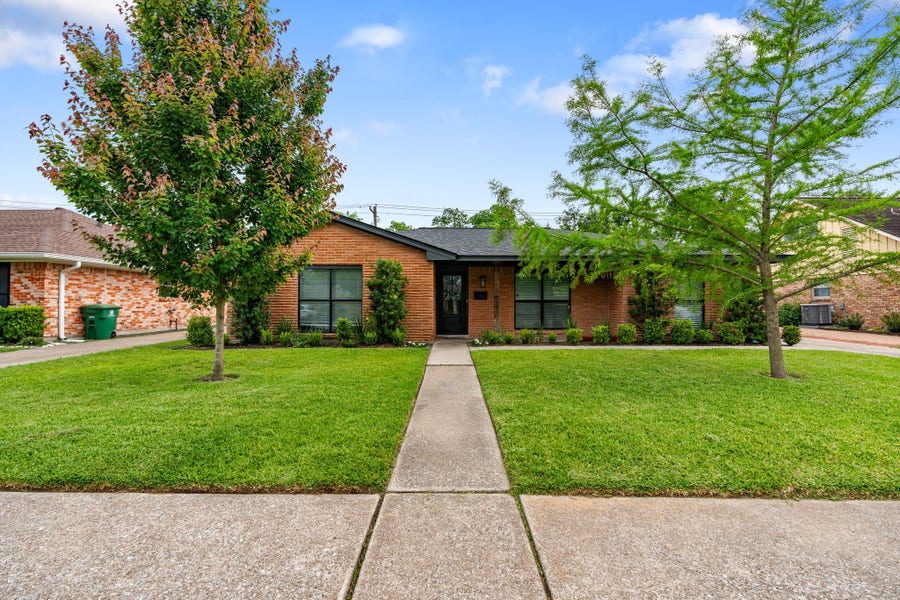 Property photo for 2314 Droxford Drive, Houston, TX