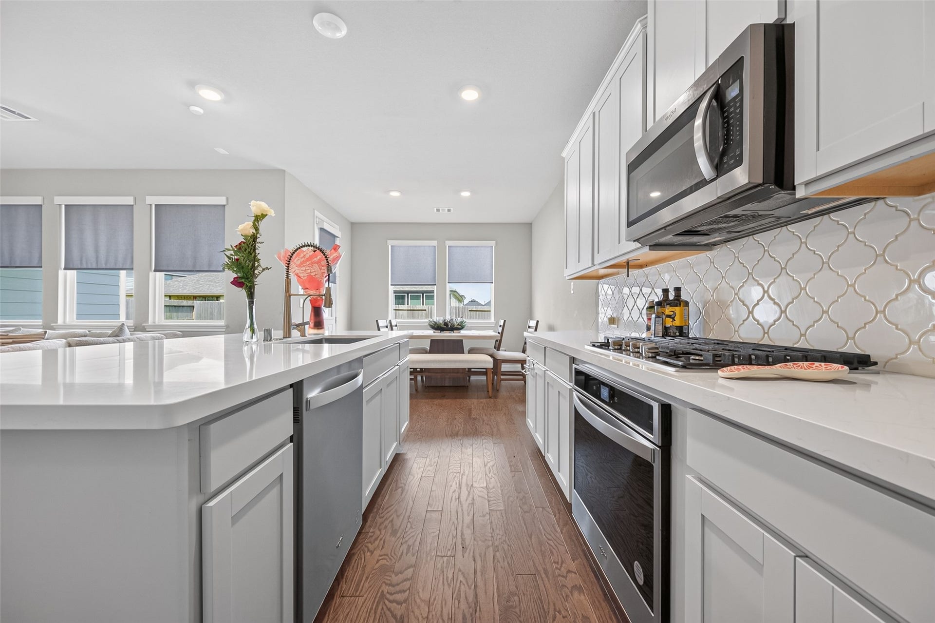 17027 Bainham Forest Trail, Hockley, TX 77447 Gas stove