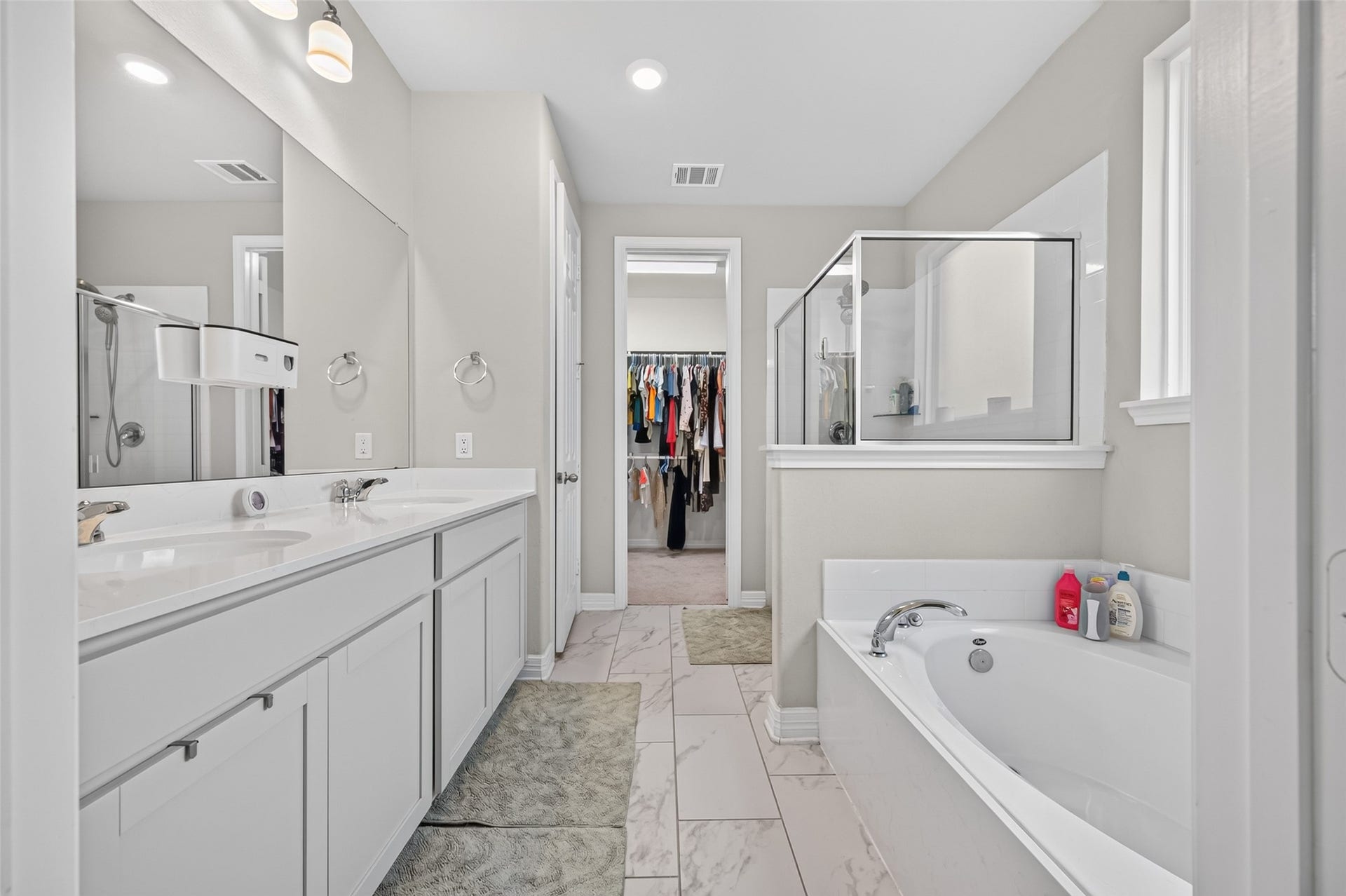 17027 Bainham Forest Trail, Hockley, TX 77447 Primary Bathroom with walk in closet