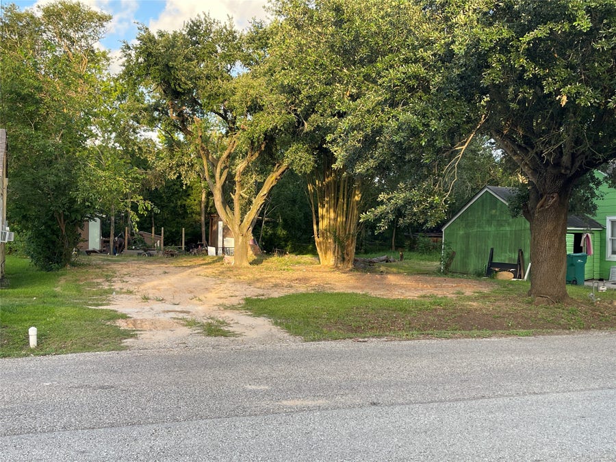Property photo for 307 Ross Street, La Marque, TX