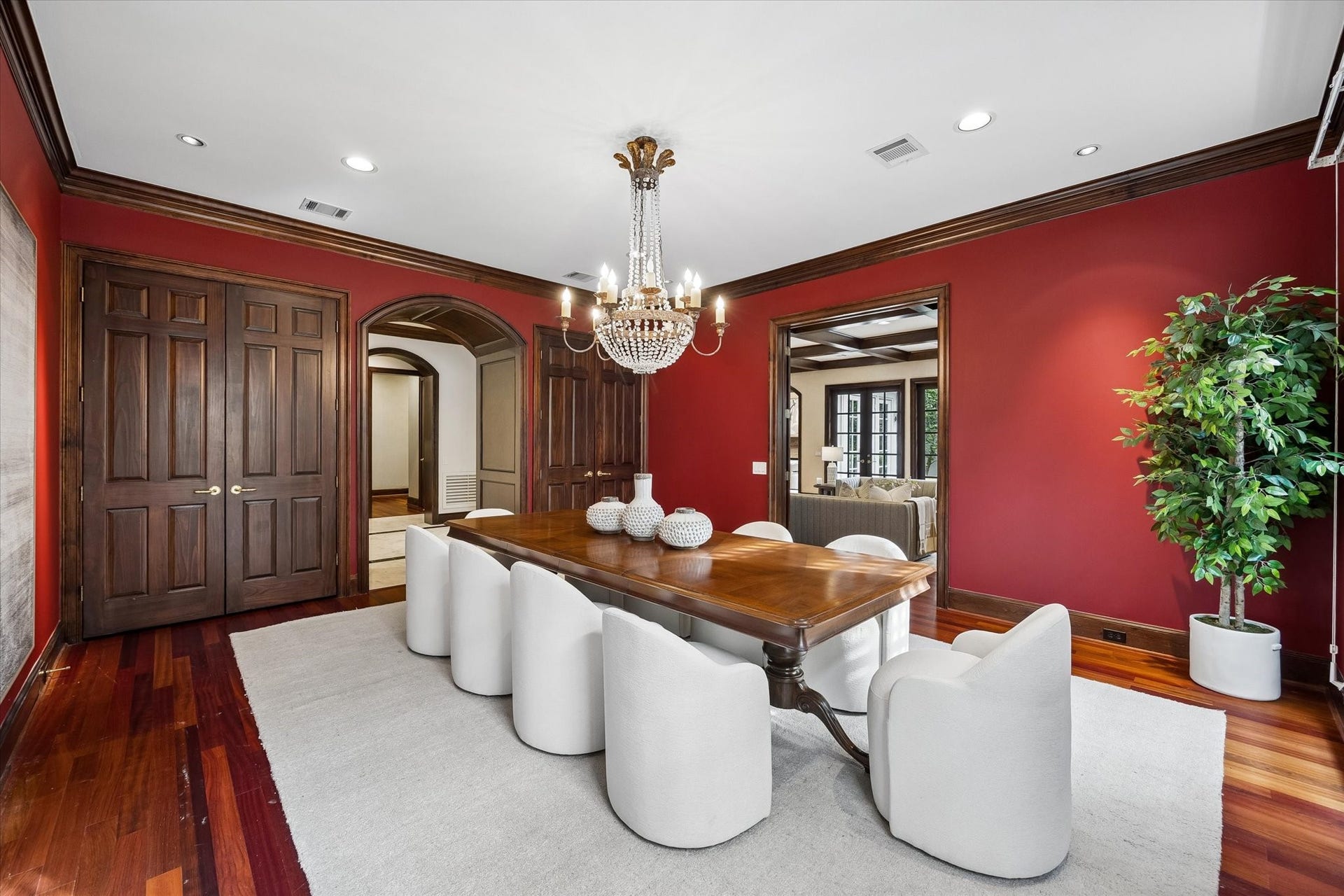 22 Eaton Square, Houston, TX 77027 Another view of the large dining space showing the two closets, one built out as a sliver closet. The second closet previously housed electronic wine coolers.
