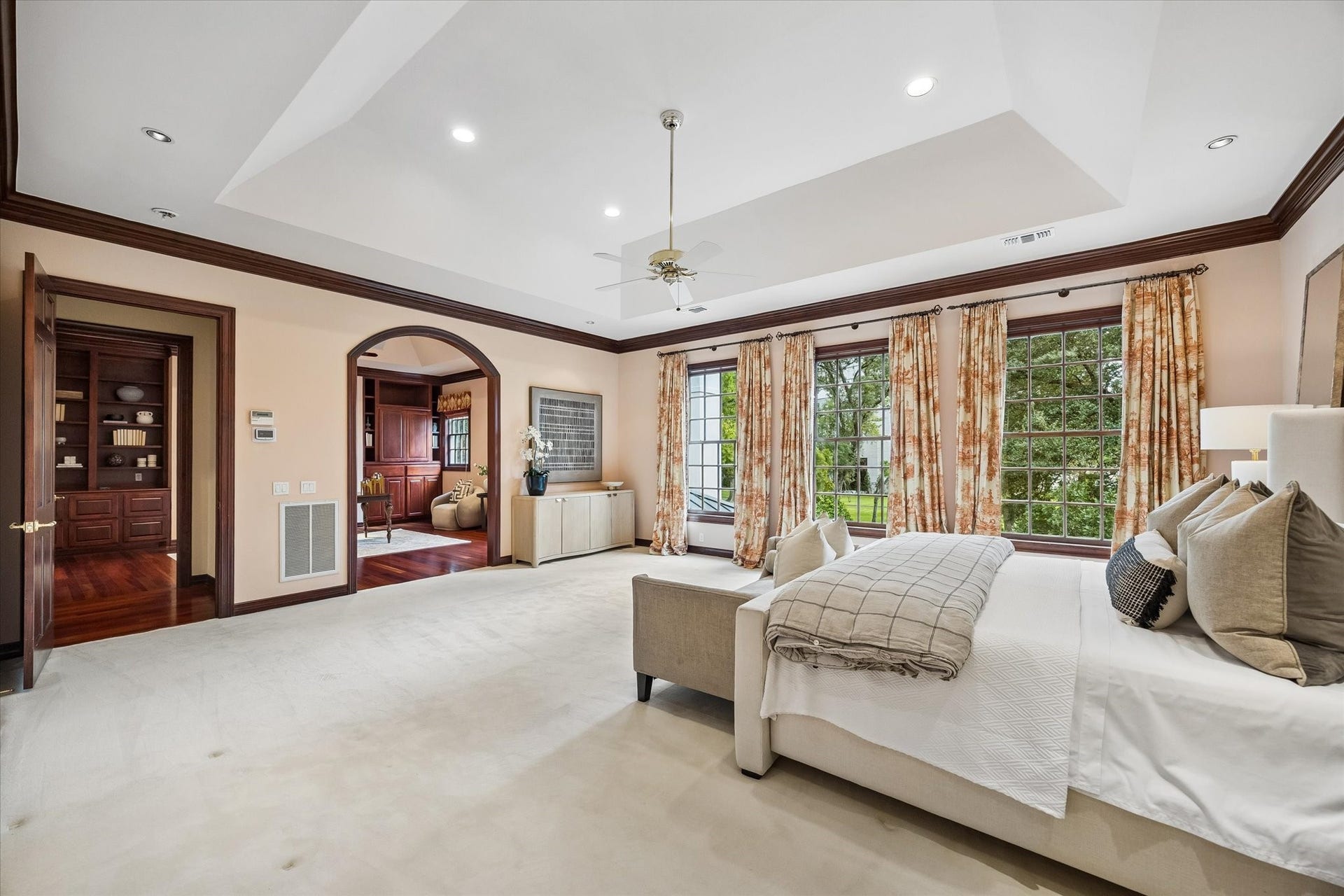 22 Eaton Square, Houston, TX 77027 The primary suite opens to the adjoining office.