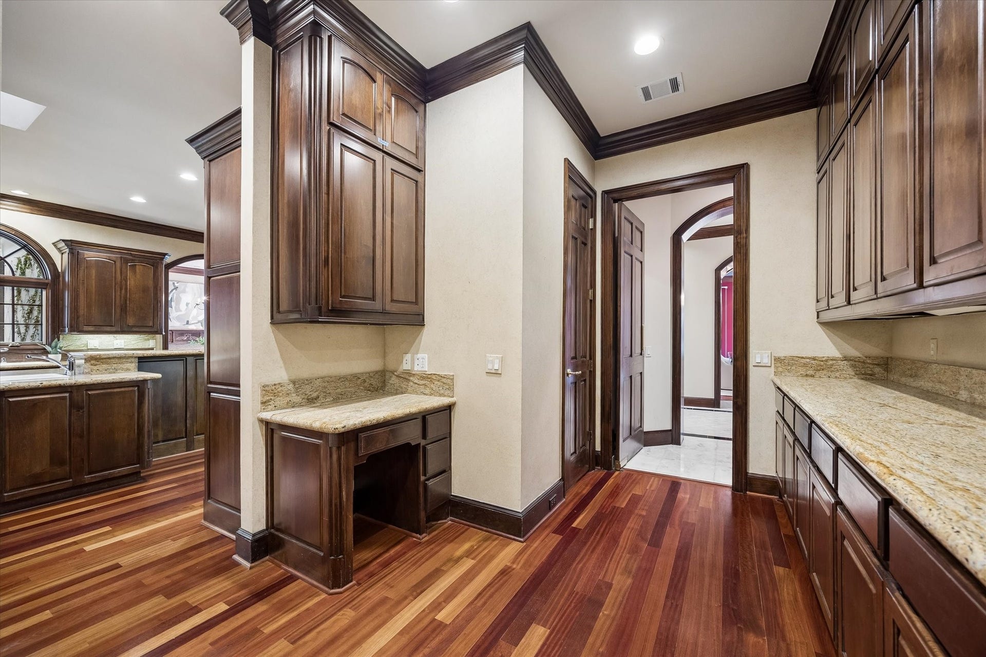22 Eaton Square, Houston, TX 77027 22 Eaton Square, Houston, TX 77027