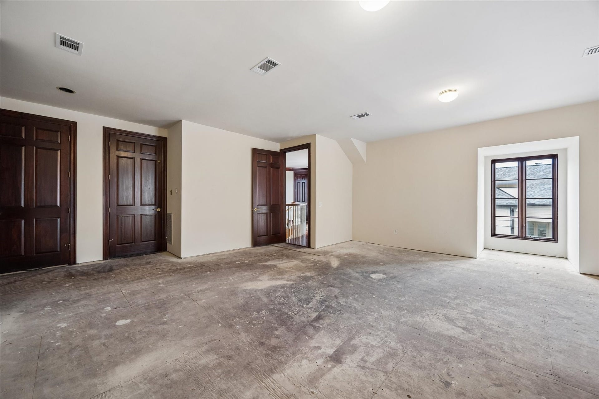 22 Eaton Square, Houston, TX 77027 22 Eaton Square, Houston, TX 77027