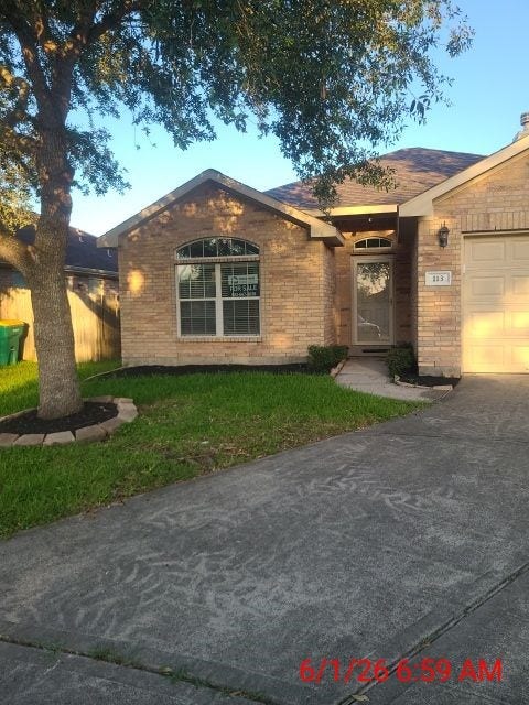 113 Laurel Meadow Court, La Marque, TX 77568 113 Laurel Meadow Court, La Marque, TX 77568