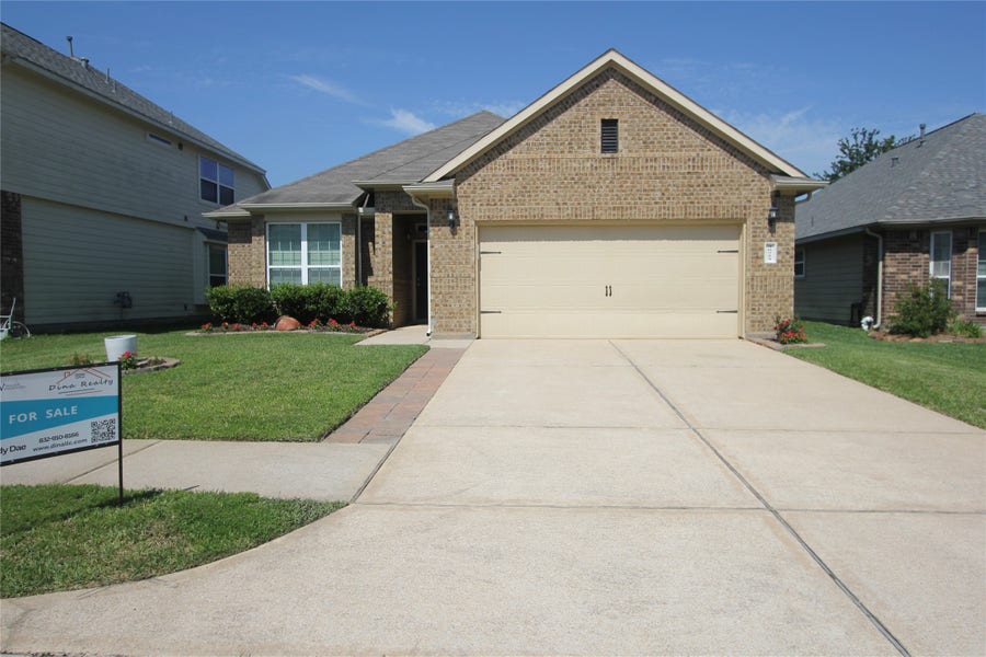 Property photo for 30723 Gardenia Trace Drive, Spring, TX