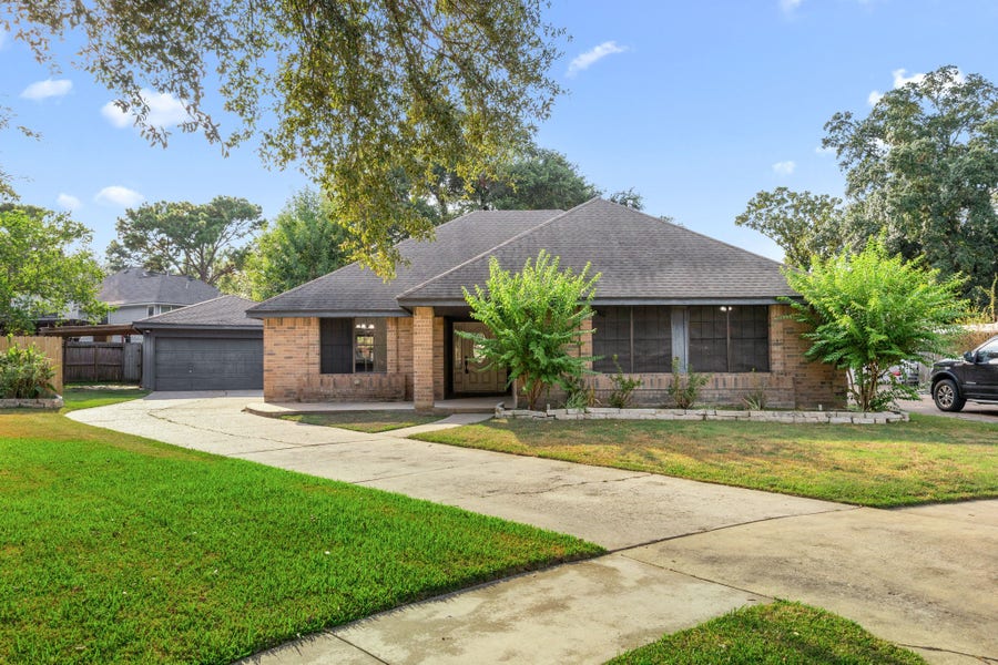Property photo for 15638 Thornbrook Drive, Houston, TX