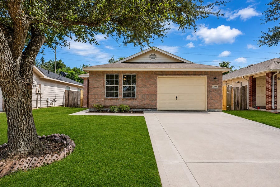 Property photo for 5239 Roth Forest Lane, Spring, TX