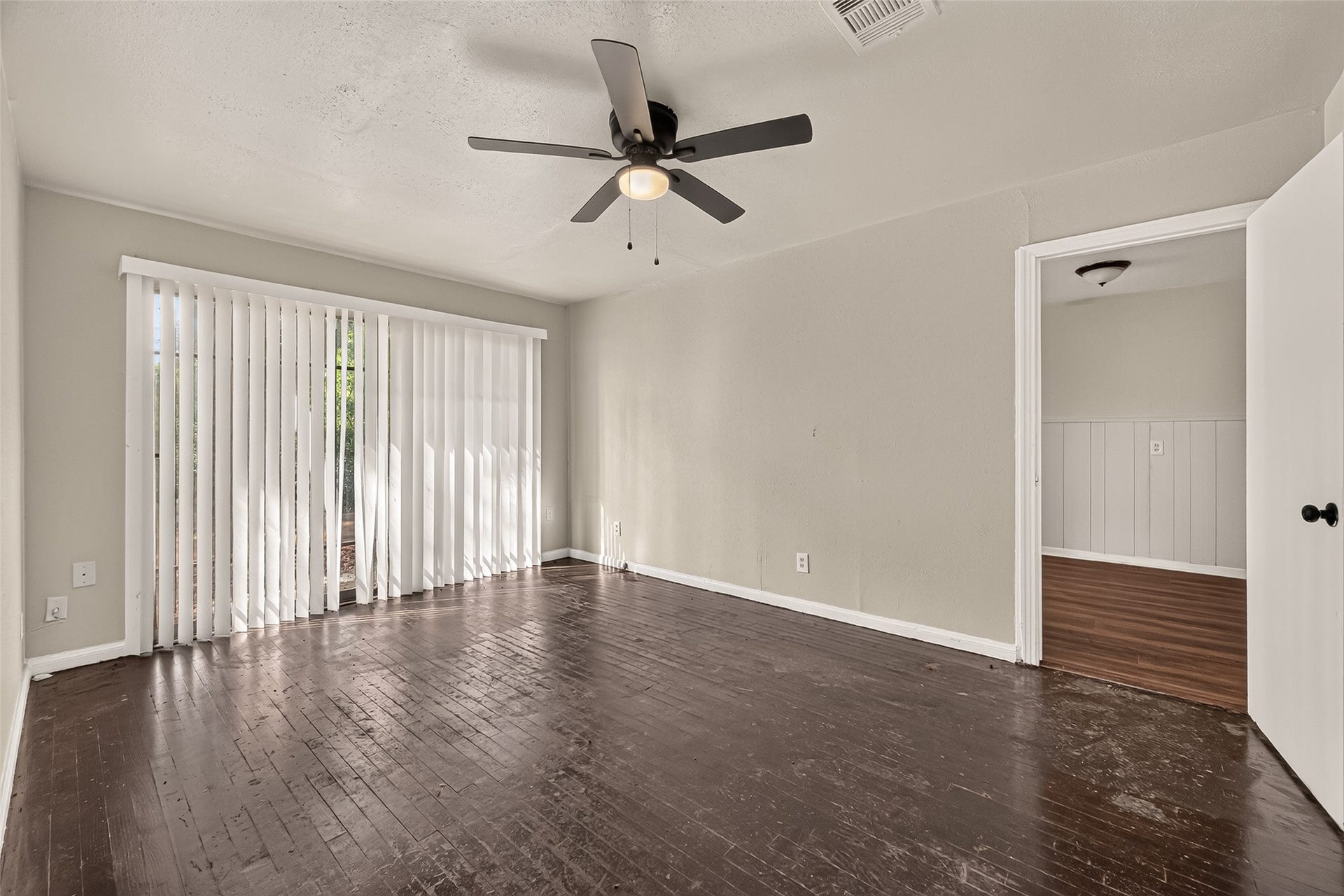 5782 Belcrest Street, Houston, TX 77033