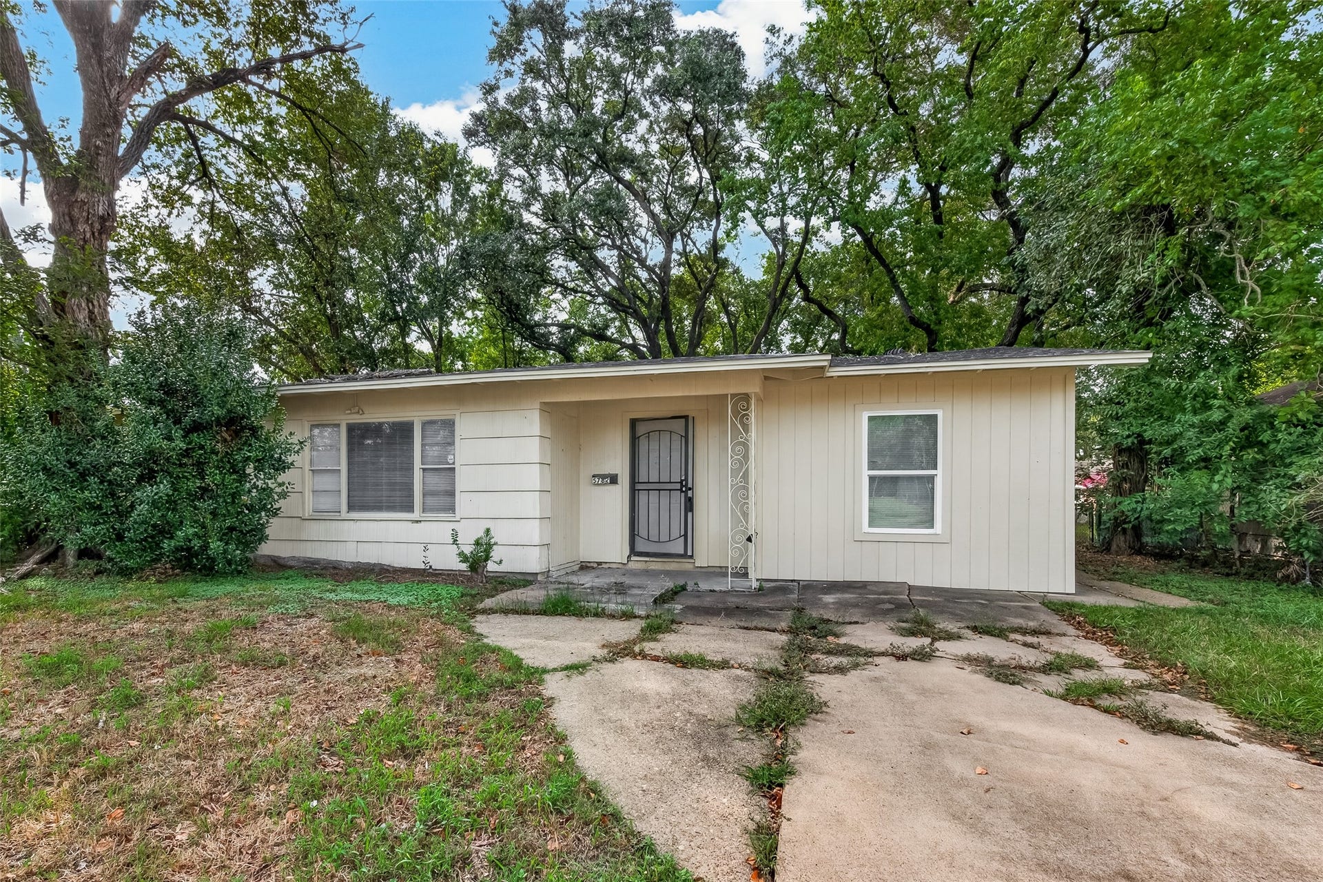 5782 Belcrest Street, Houston, TX 77033