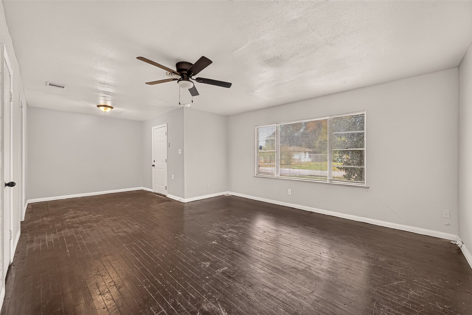 5782 Belcrest Street, Houston, TX 77033