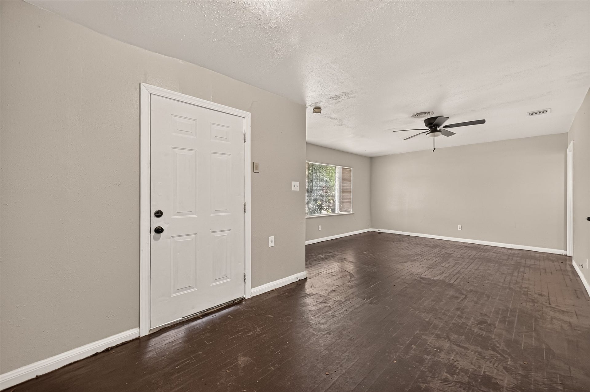5782 Belcrest Street, Houston, TX 77033