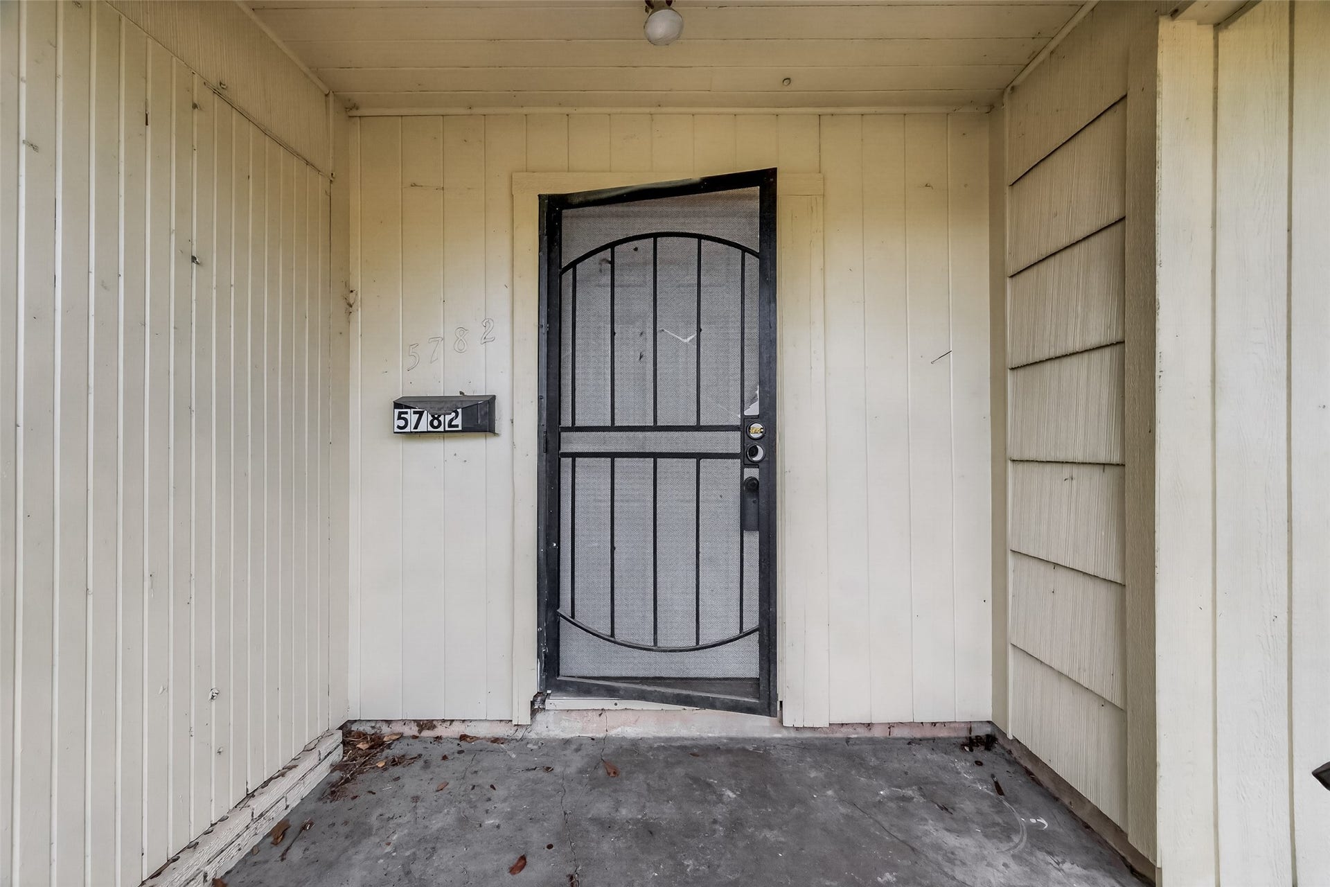 5782 Belcrest Street, Houston, TX 77033