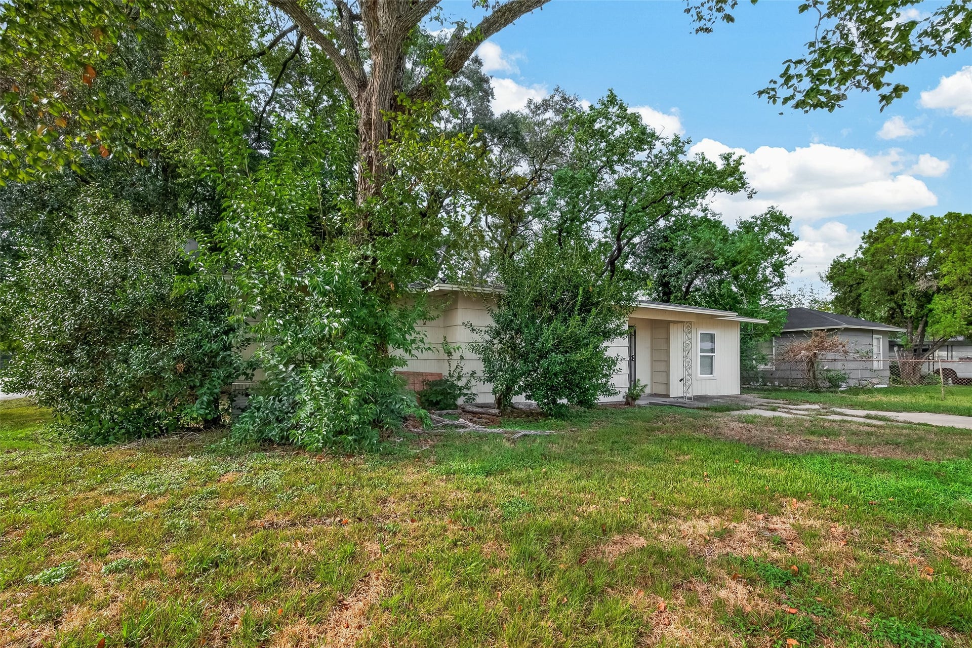 5782 Belcrest Street, Houston, TX 77033