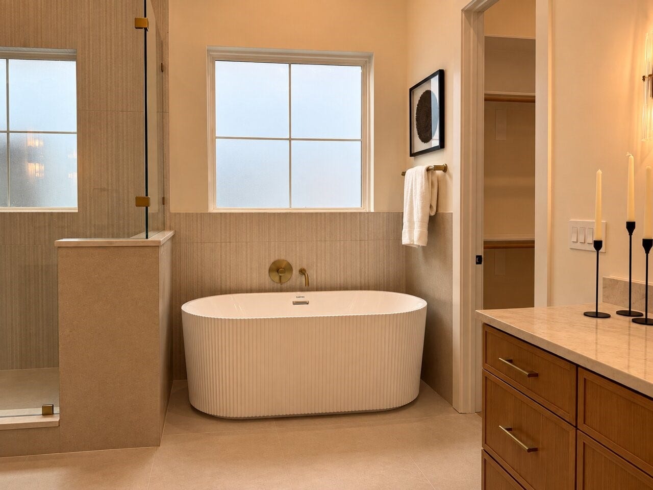 1122 Robbie Street, Houston, TX 77009 Primary bath with freestanding tub and large shower.