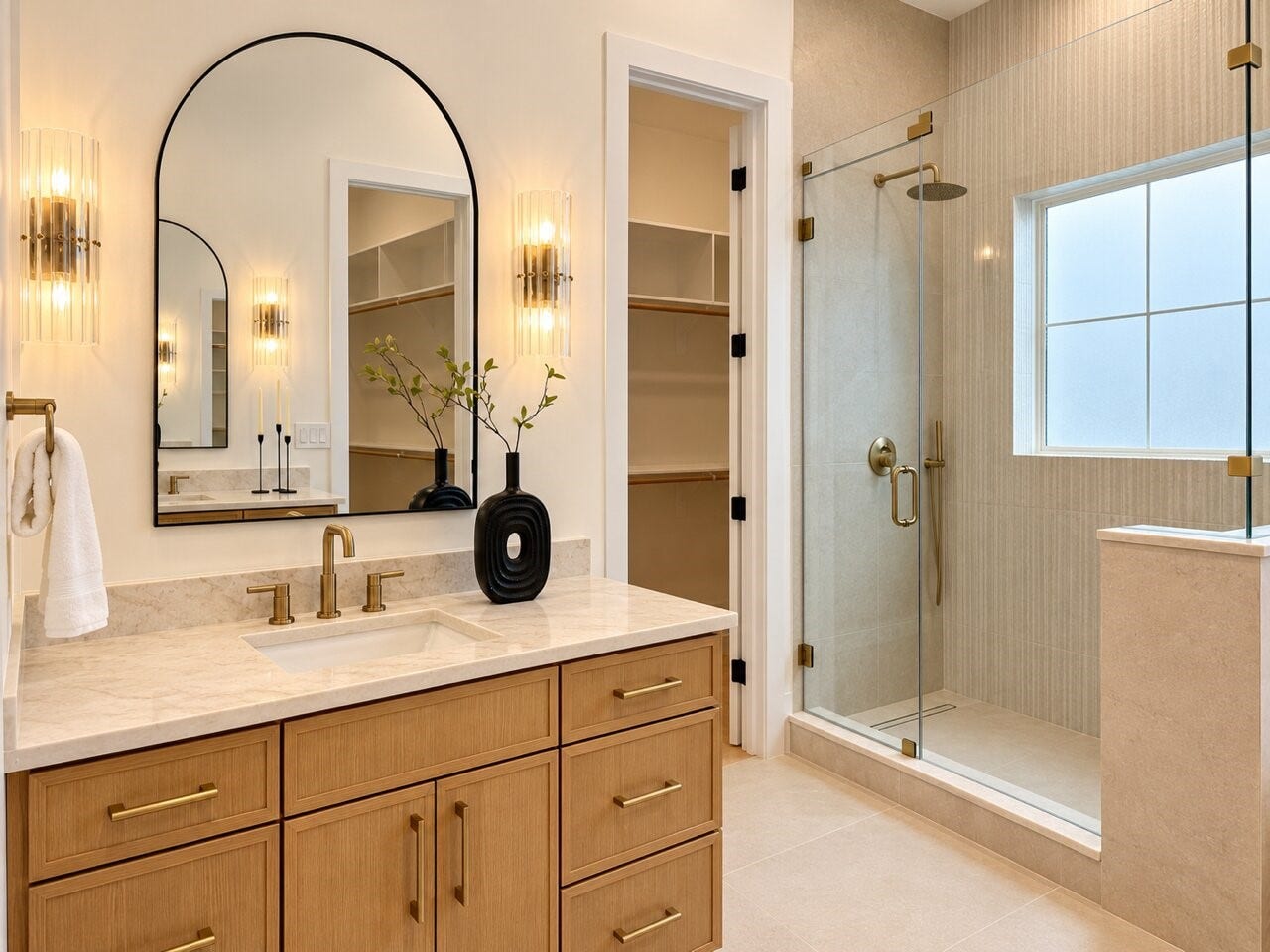 1122 Robbie Street, Houston, TX 77009 Primary bath with freestanding tub and large shower.