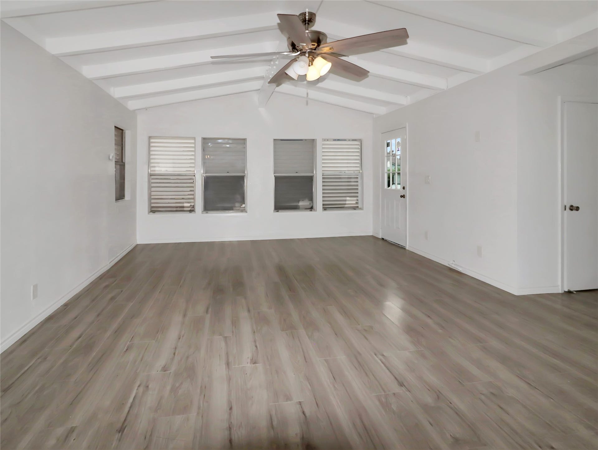 176 Barracuda Street, #A, Bayou Vista, TX 77563 Upper
