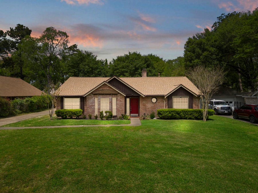 Property photo for 8218 Camborne Lane, Houston, TX