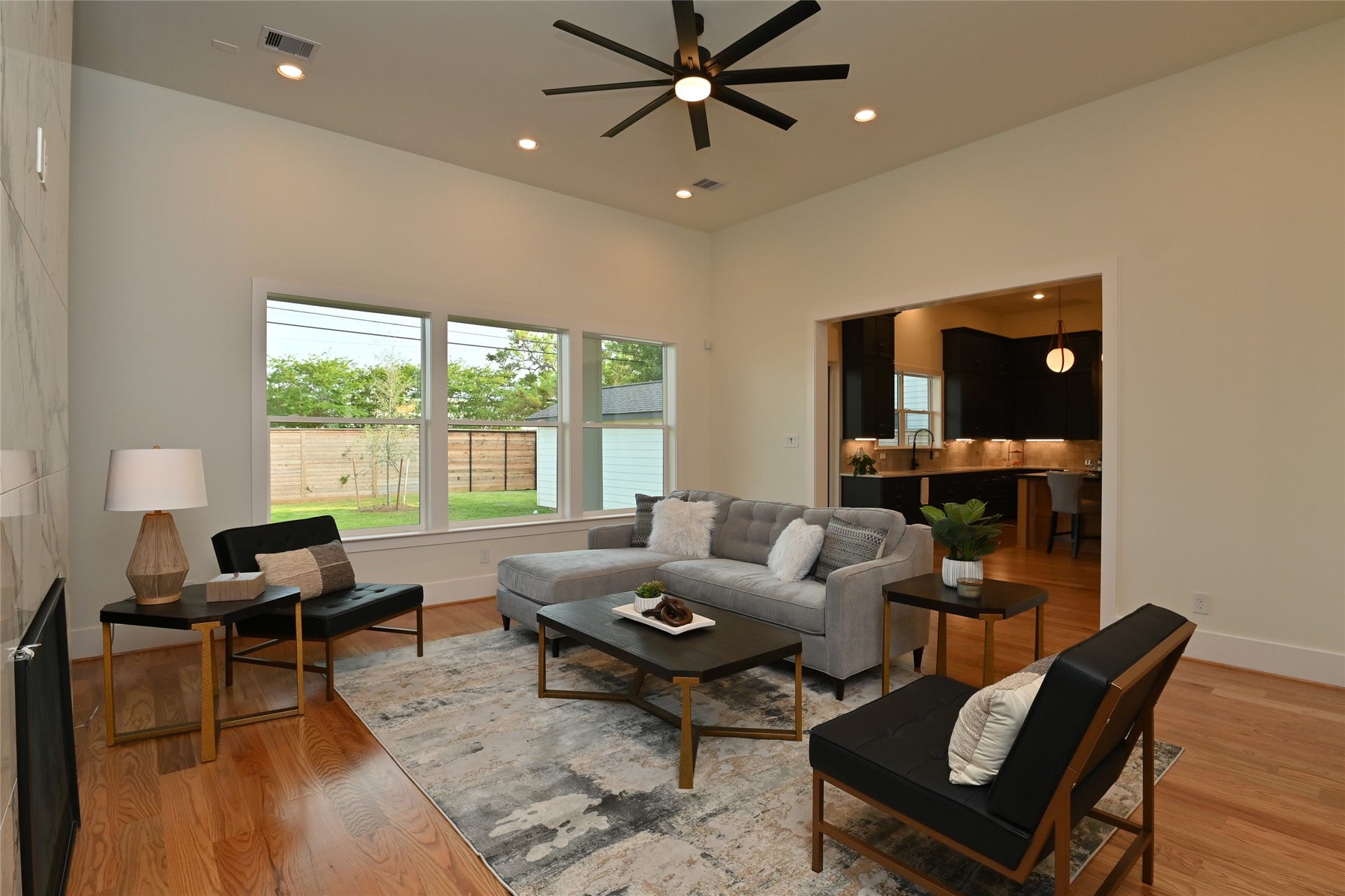 1733 Du Barry Lane, Houston, TX 77018 Living Room