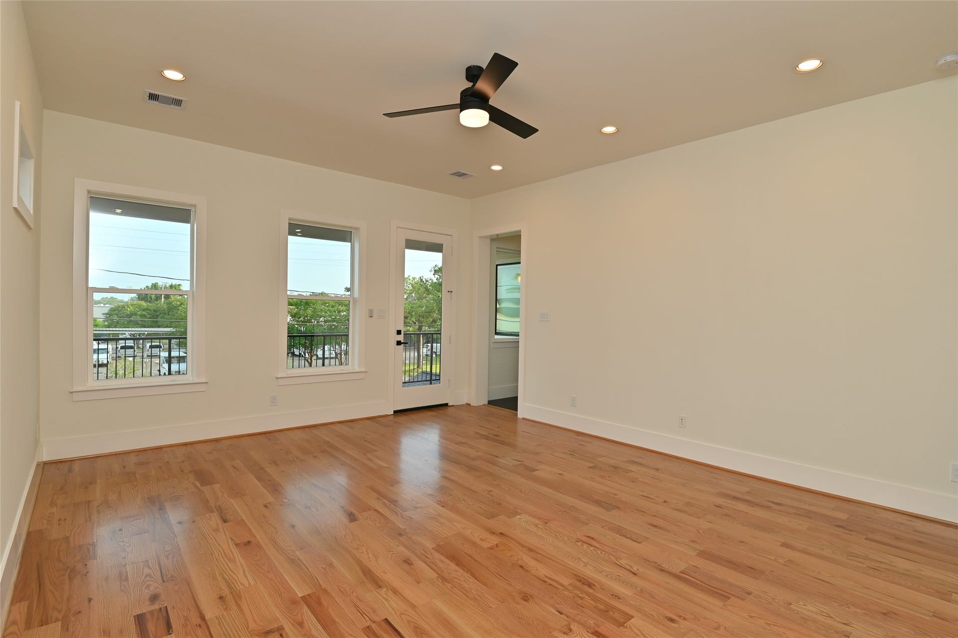 1733 Du Barry Lane, Houston, TX 77018 Primary bedroom
