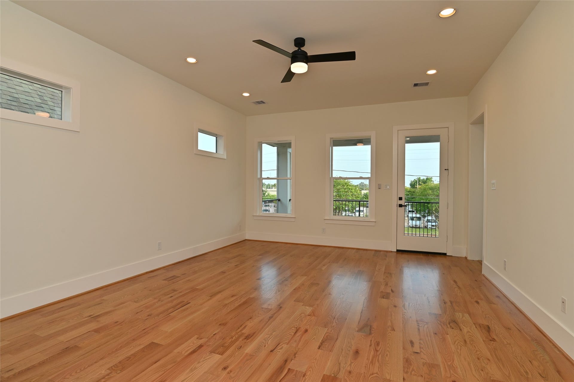 1733 Du Barry Lane, Houston, TX 77018 Primary bedroom