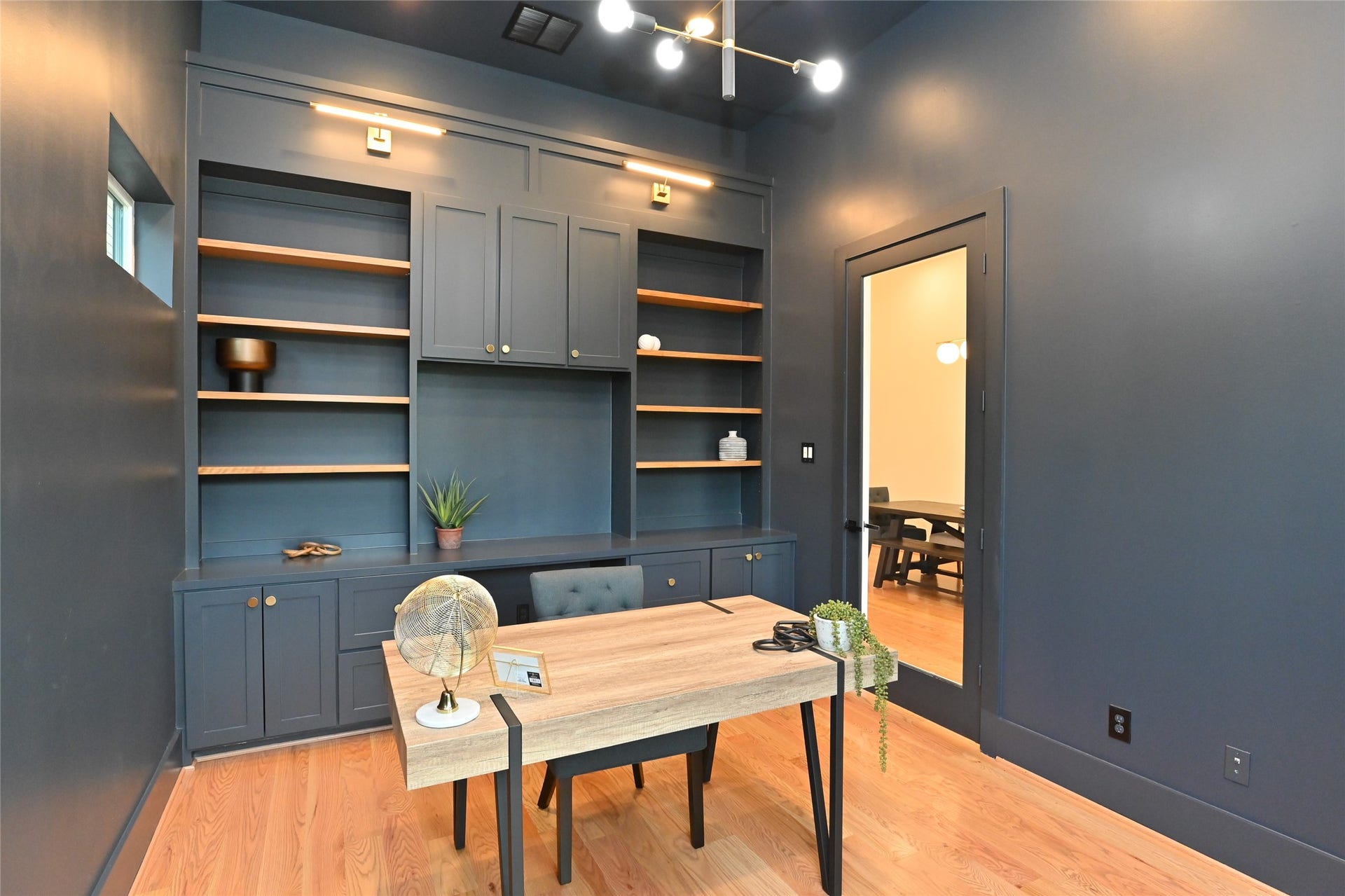 1733 Du Barry Lane, Houston, TX 77018 Office