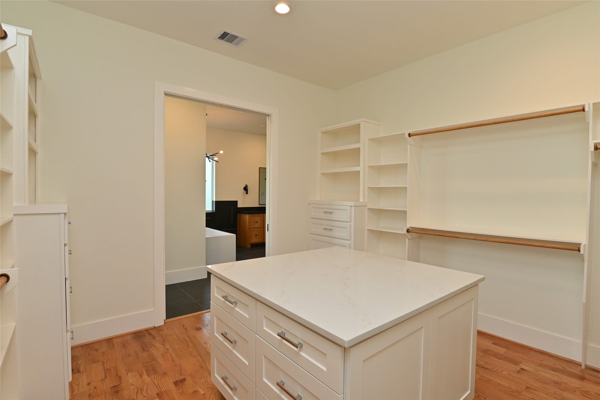 1733 Du Barry Lane, Houston, TX 77018 Primary Closet