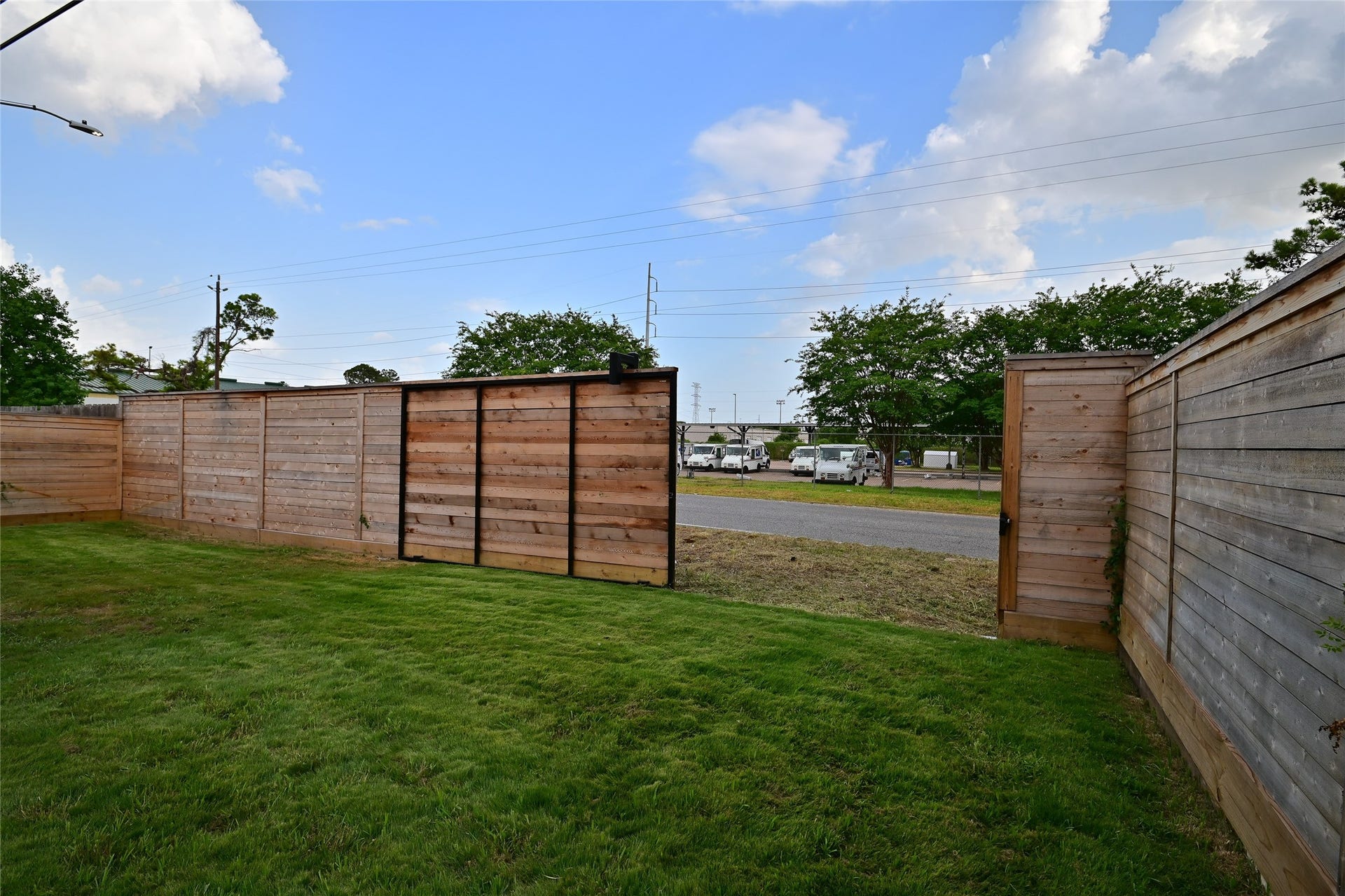 1733 Du Barry Lane, Houston, TX 77018 Back Yard has second street access for back house, work, or storage.