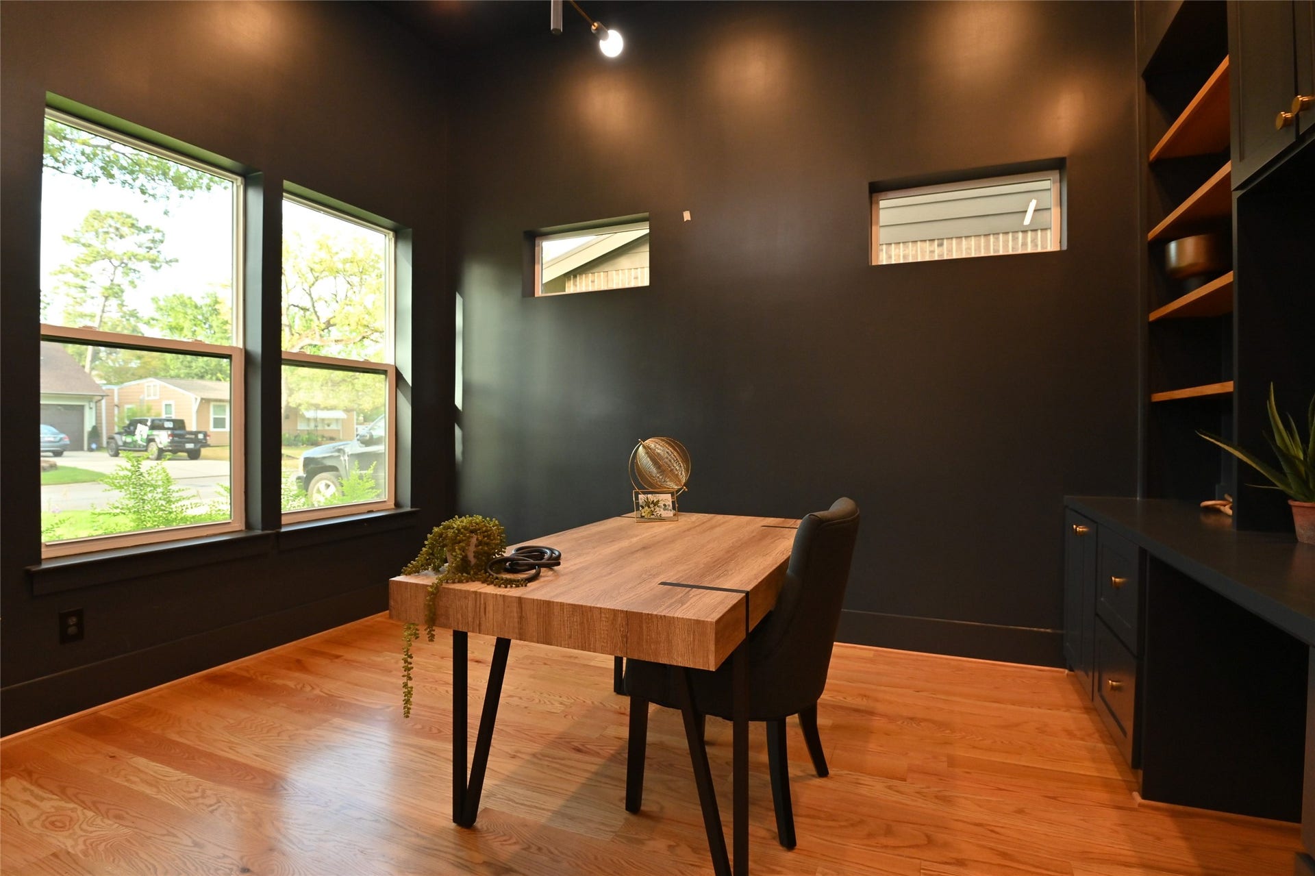 1733 Du Barry Lane, Houston, TX 77018 Office
