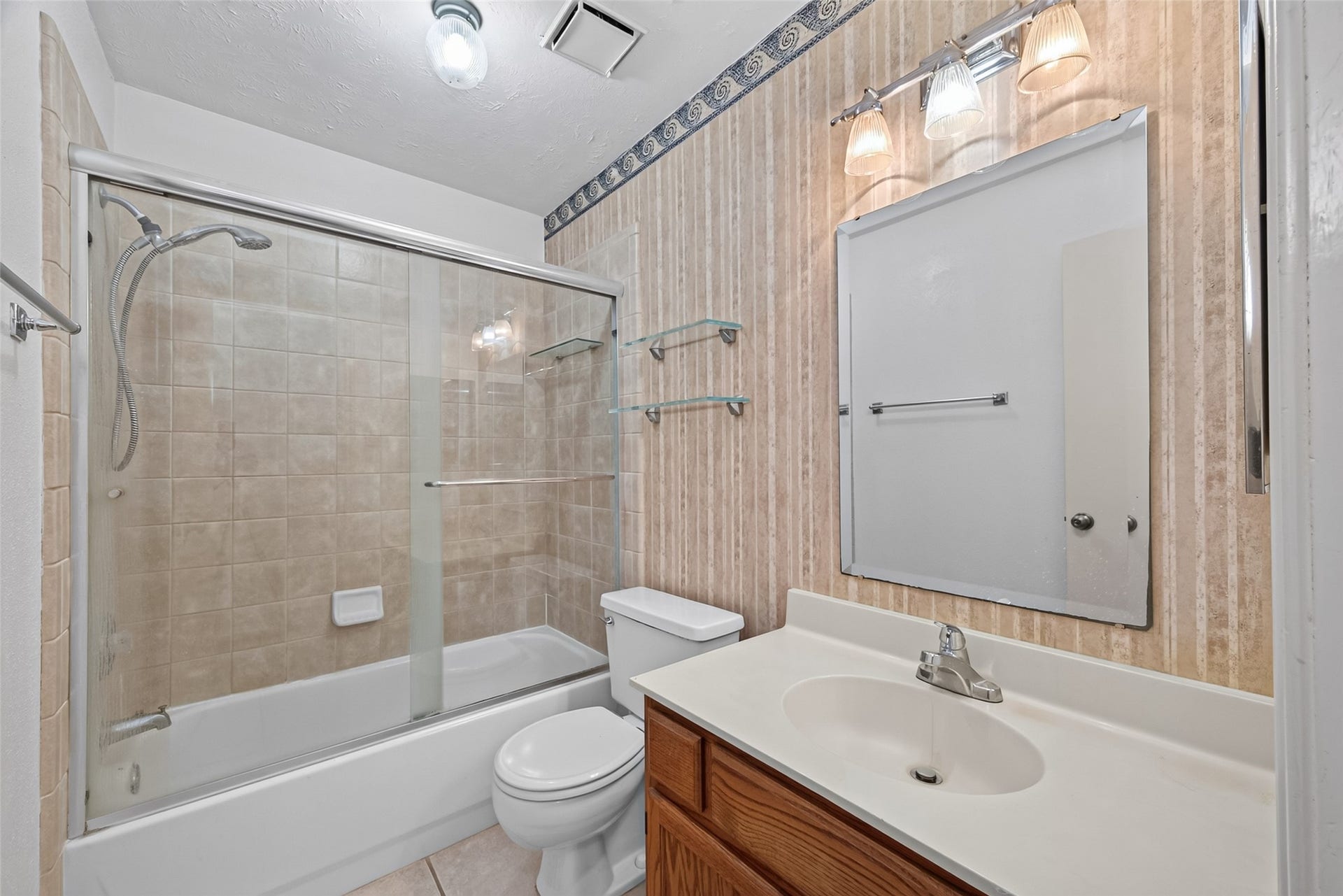 7522 Flair Oaks Drive, Houston, TX 77040 7522 Flair Oaks Drive, Houston, TX 77040