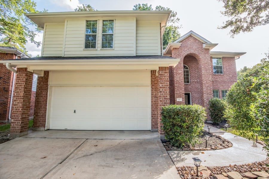 Property photo for 18 Bowie Bend Court, Conroe, TX