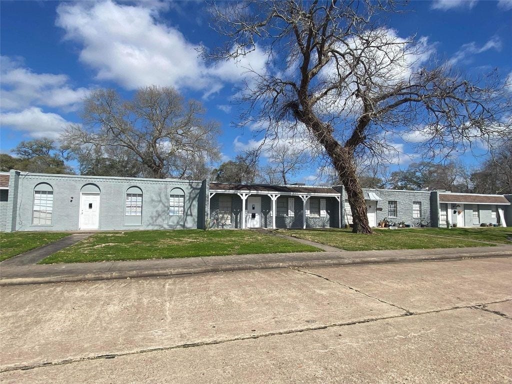 148 Post Oak Lane, Clute, TX 77531 148 Post Oak Lane, Clute, TX 77531