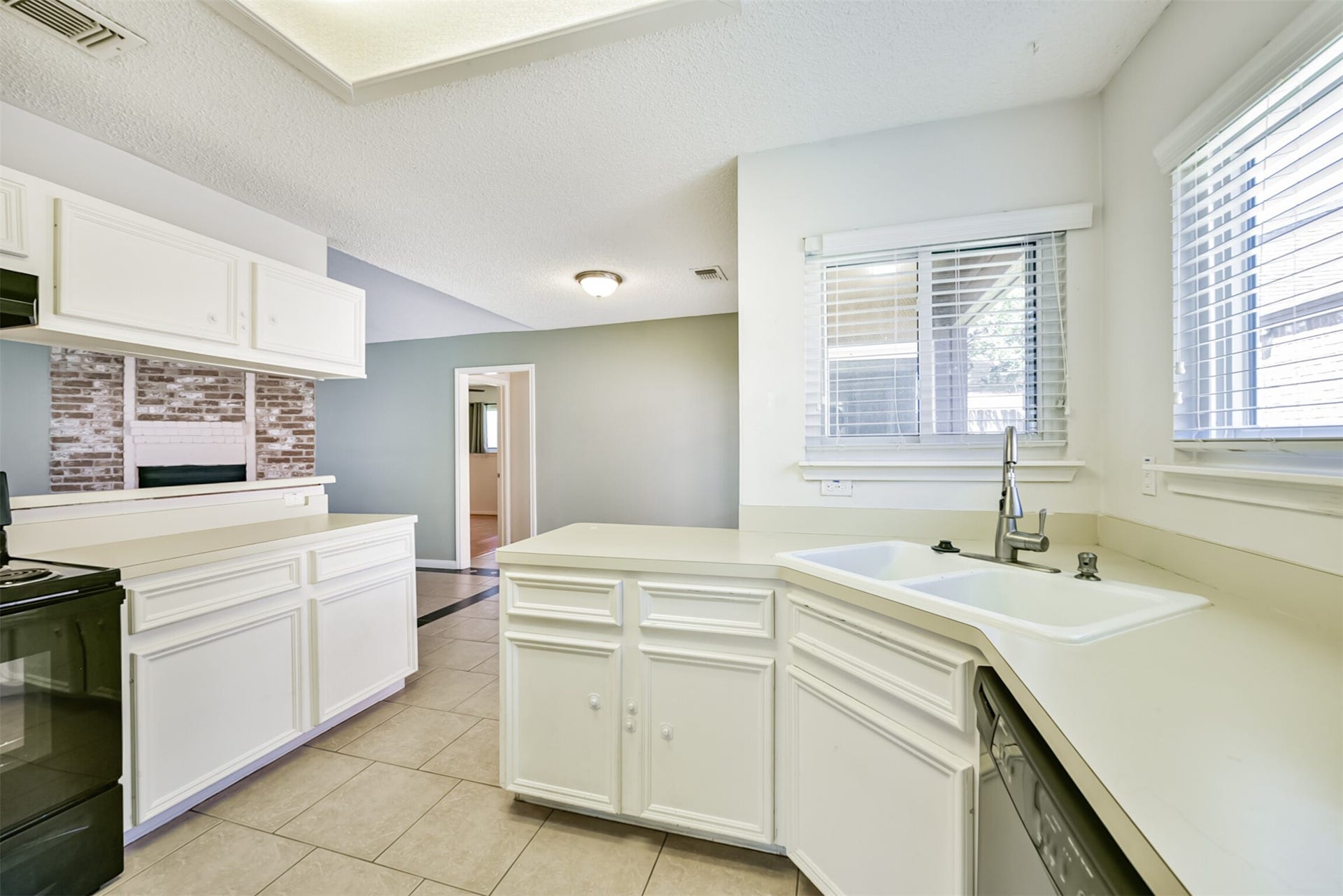16927 Amidon Drive, Spring, TX 77379 16927 Amidon Drive, Spring, TX 77379