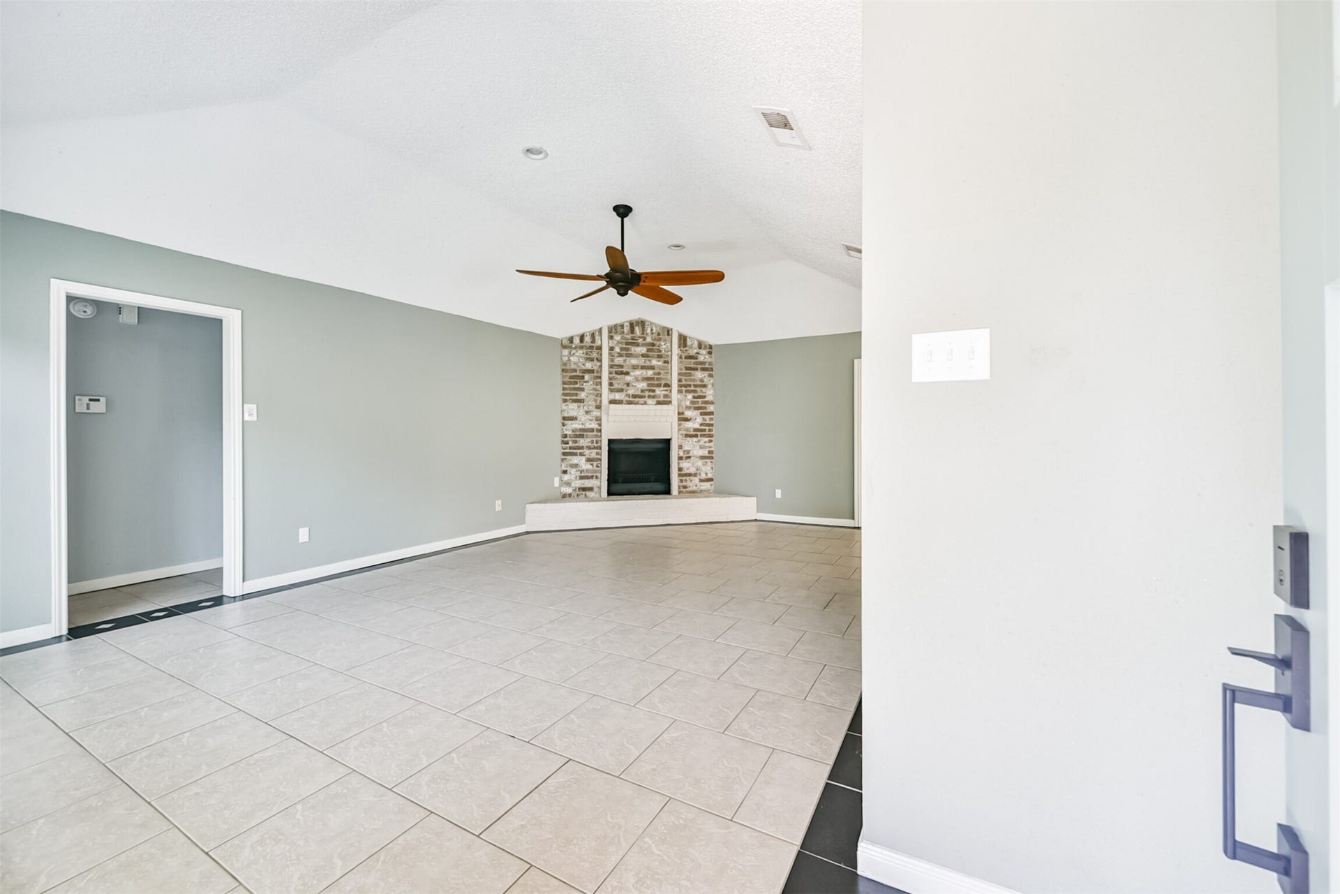 16927 Amidon Drive, Spring, TX 77379 16927 Amidon Drive, Spring, TX 77379