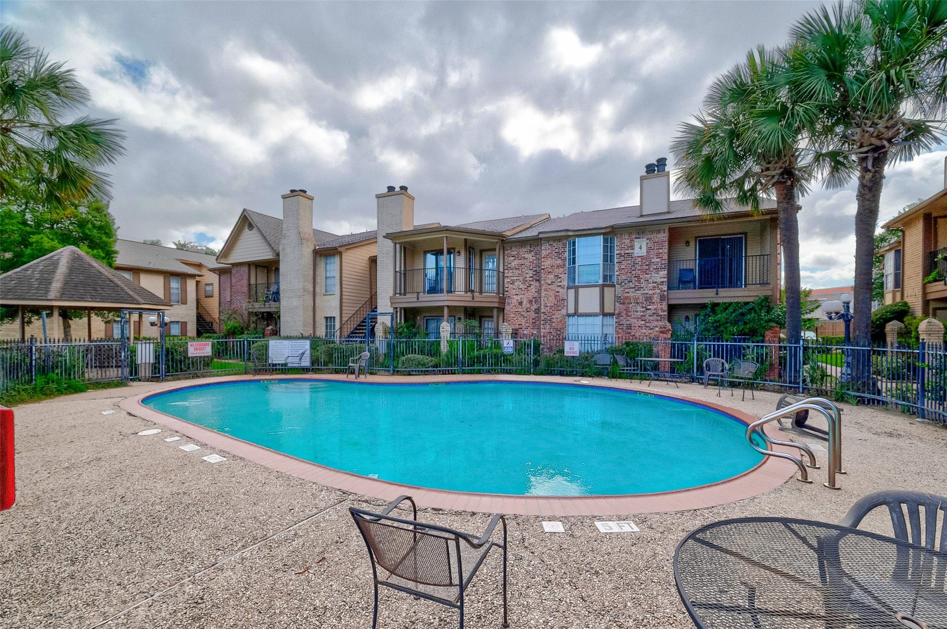 2121 Hepburn Street, #1106, Houston, TX 77054 Unit is conveniently close to the pool