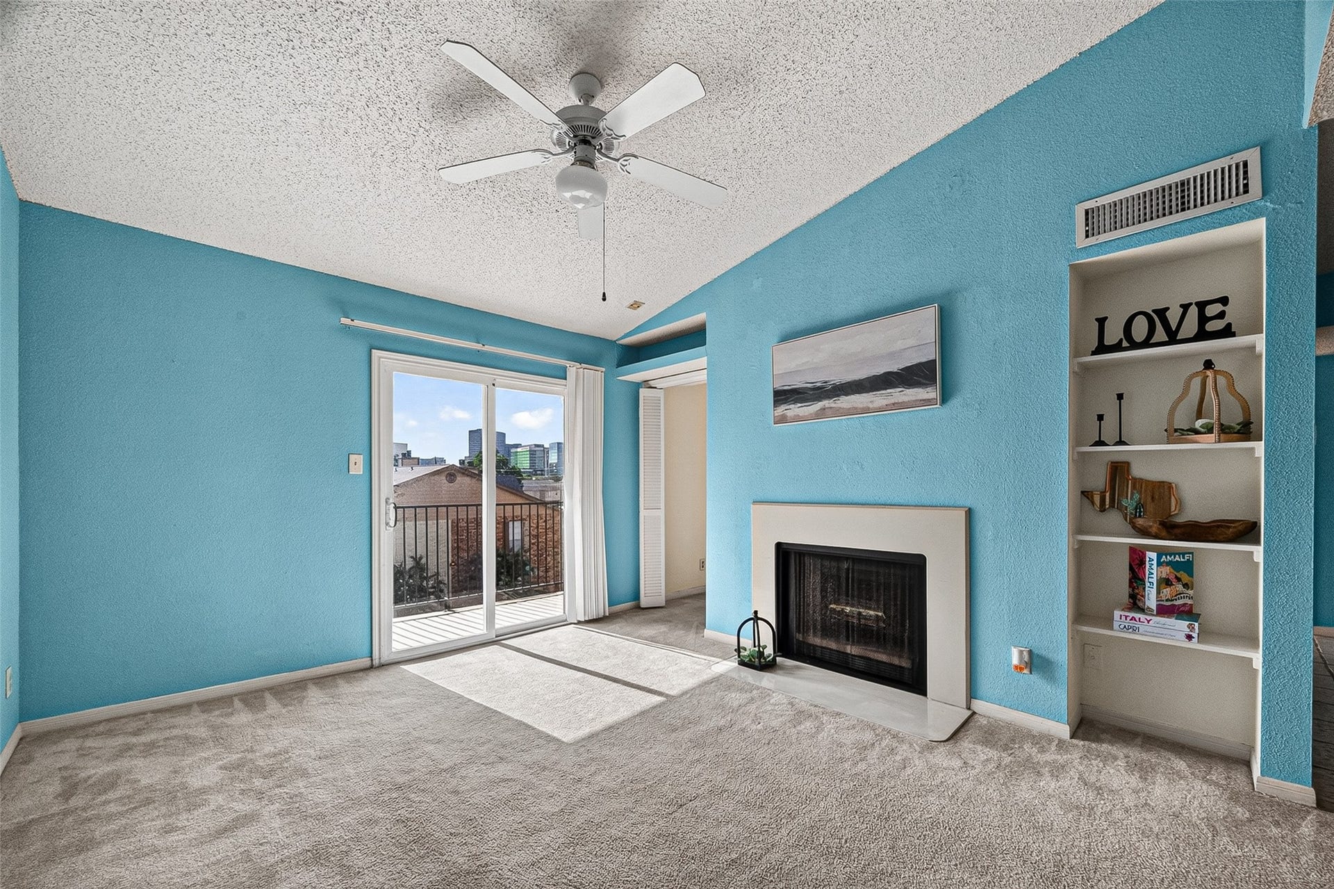 2121 Hepburn Street, #1106, Houston, TX 77054 Quick access to balcony with outdoor storage