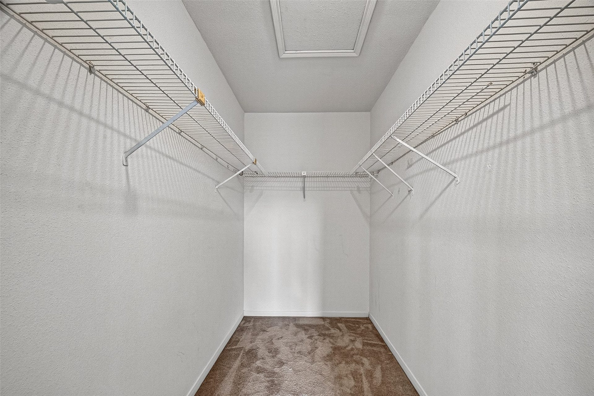 2121 Hepburn Street, #1106, Houston, TX 77054 Oversized primary closet