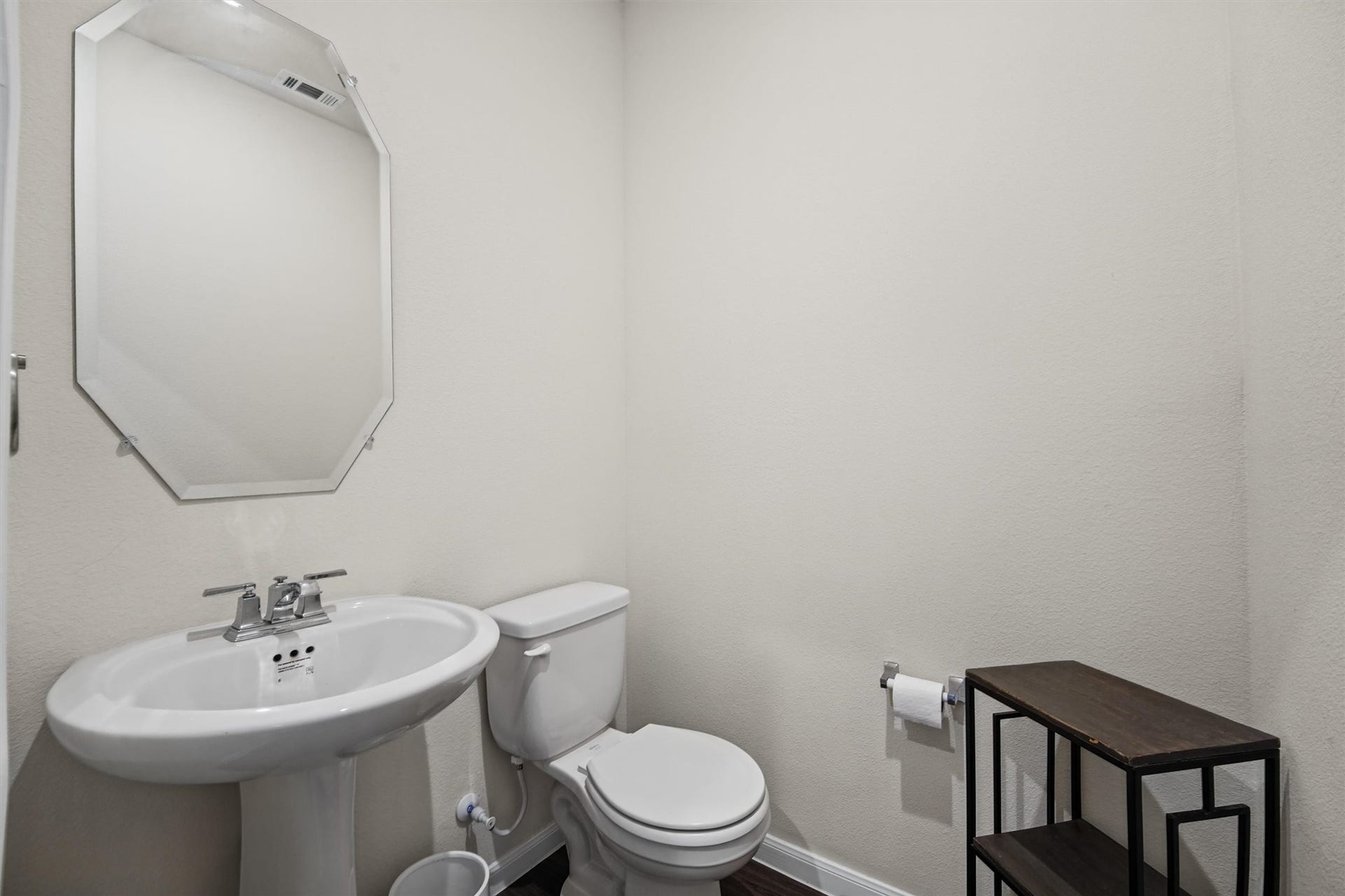 6915 Forbes Run Drive, Houston, TX 77075 6915 Forbes Run Drive, Houston, TX 77075