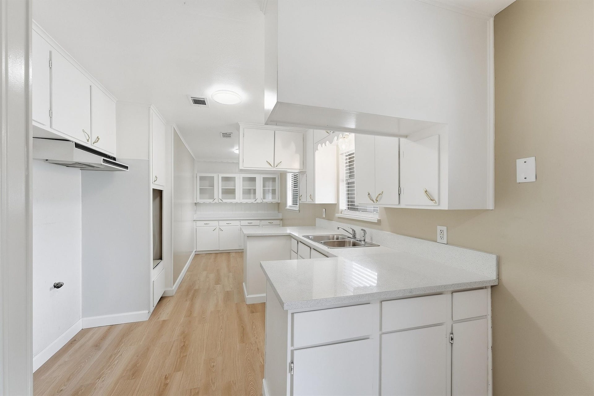 8438 Windfern Road, Houston, TX 77064 8438 Windfern Road, Houston, TX 77064