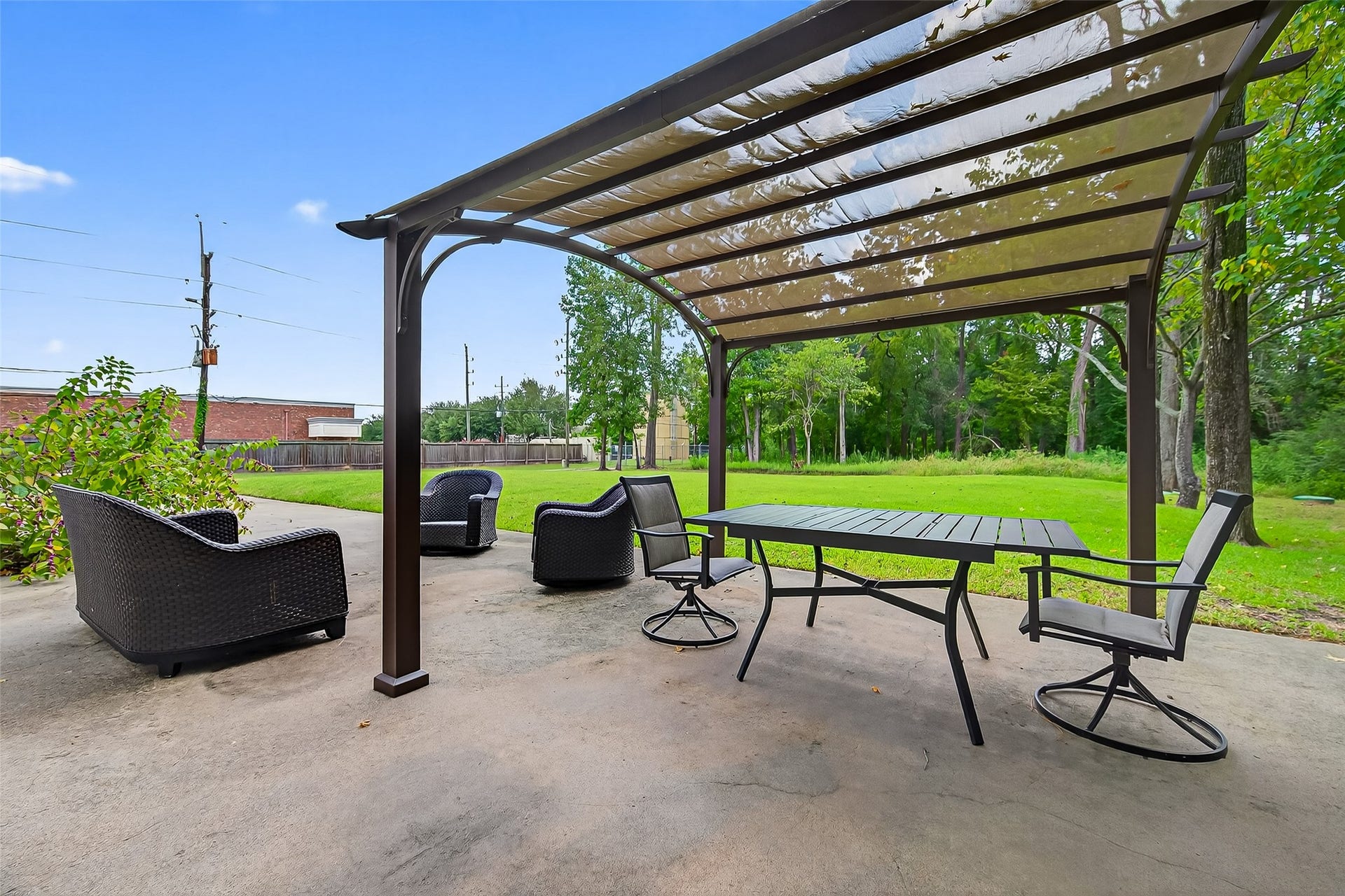29902 E Hawthorne Drive, Spring, TX 77386 Pergola in place at 29902 on concrete decking. o