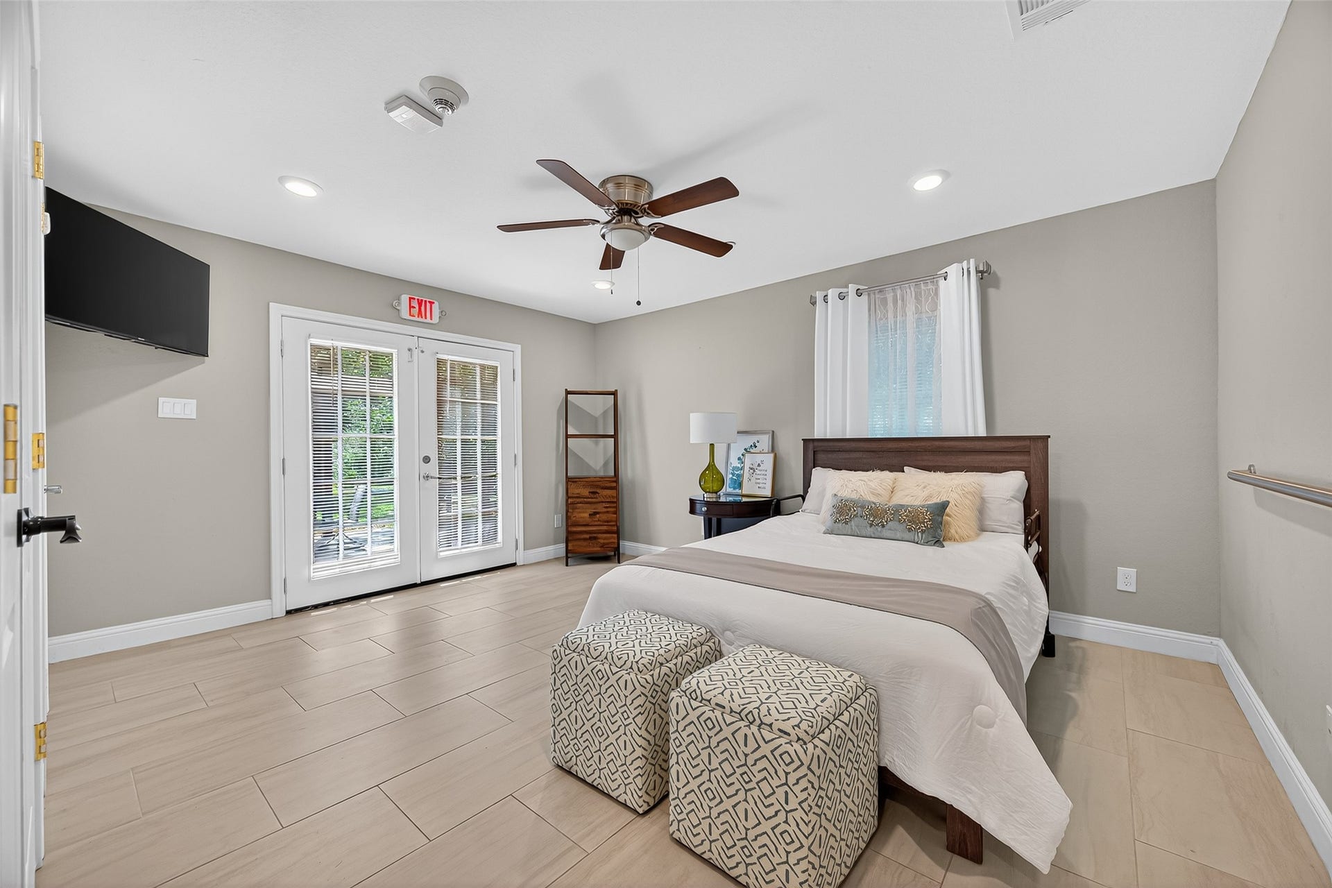 29902 E Hawthorne Drive, Spring, TX 77386 29902-second first floor bedroom with en-suite bath. French doors go to back patio.