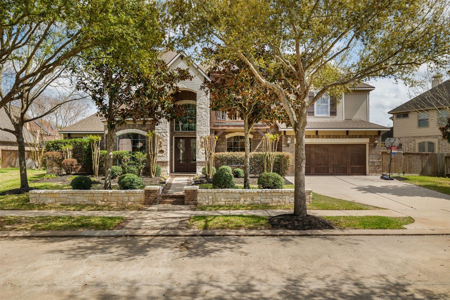 Property photo for 12118 W Allen Shore Drive, Cypress, TX